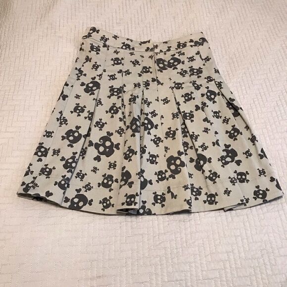 Skull and Crossbones Pleated Mini, 2. Whimsygoth, goblincore, witchcore, skulls - Picture 4 of 7